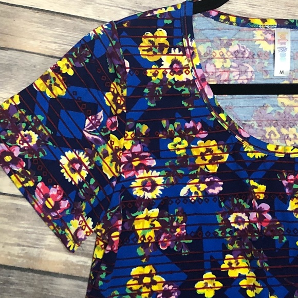 ♦️2/$30 Floral LuLaRoe Classic T Multi Media - Picture 2 of 7